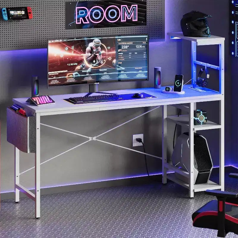 Escritorio reversible para videojuegos de 61 con toma de corriente, iluminación LED y 4 estantes