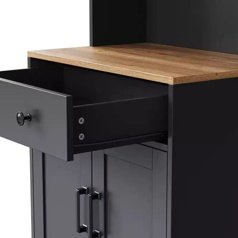 Gabinete de almacenamiento rústico de madera con patas en forma de calabaza y estantes ajustables