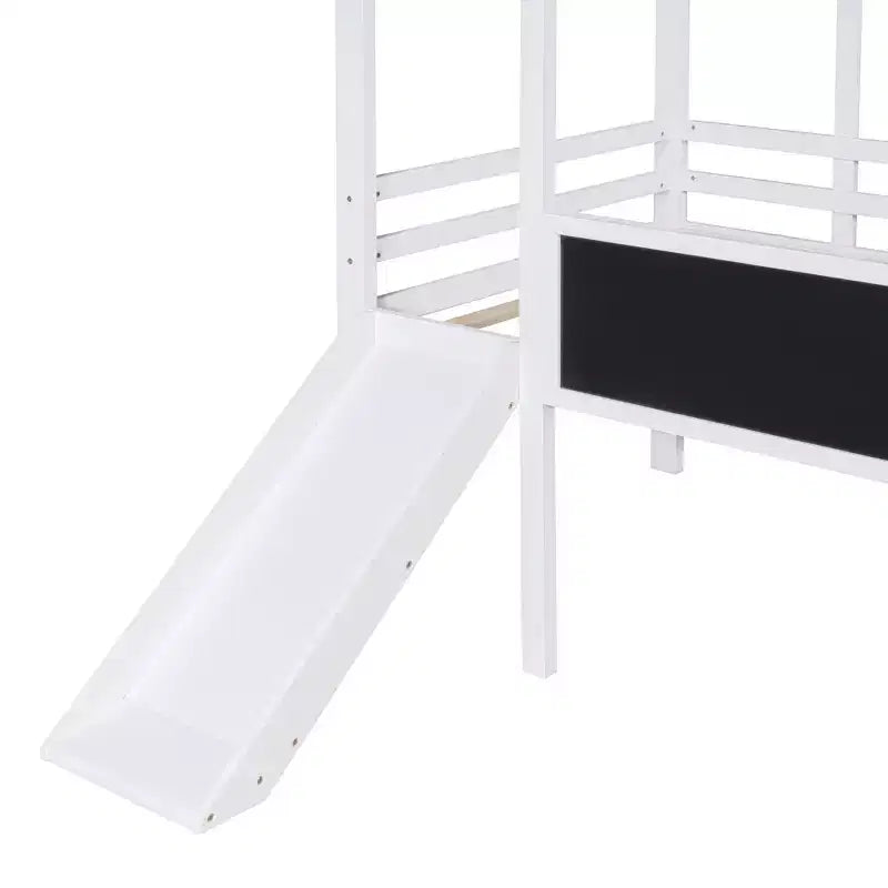 Cama alta tipo casita de 78.9L x 72.7W para cama individual, con escalera y tobogán, pizarra y tira de luz en el techo