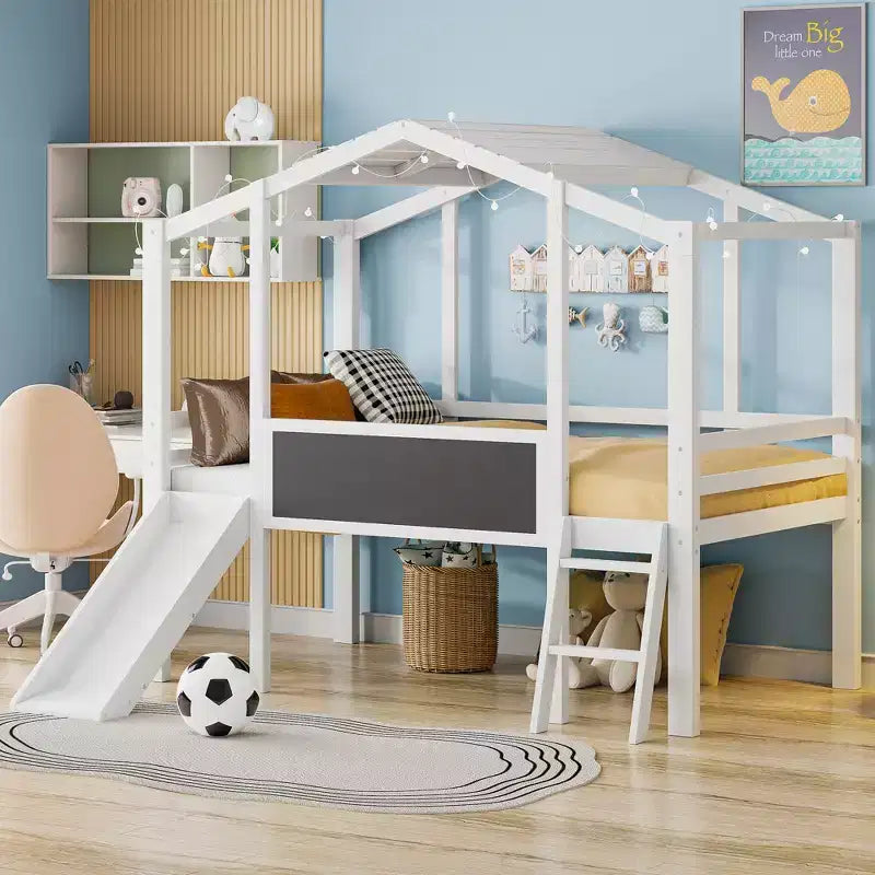 Lit mezzanine cabane pour lit jumeau, 78.9L x 72.7W, avec échelle et toboggan, tableau noir et bande lumineuse sur le toit