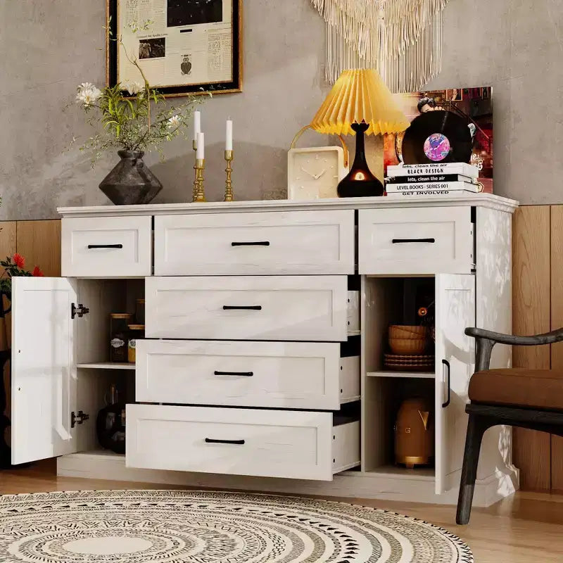 Commode classique grise au design horizontal : nombreux espaces de rangement pour créer une ambiance élégante à la maison