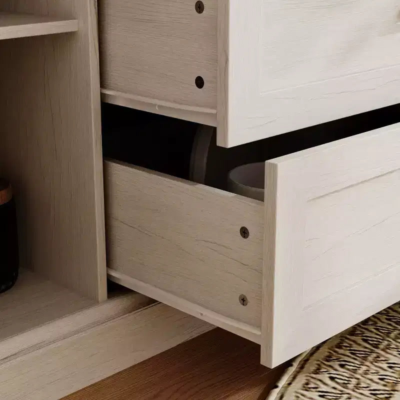 Commode classique grise au design horizontal : nombreux espaces de rangement pour créer une ambiance élégante à la maison