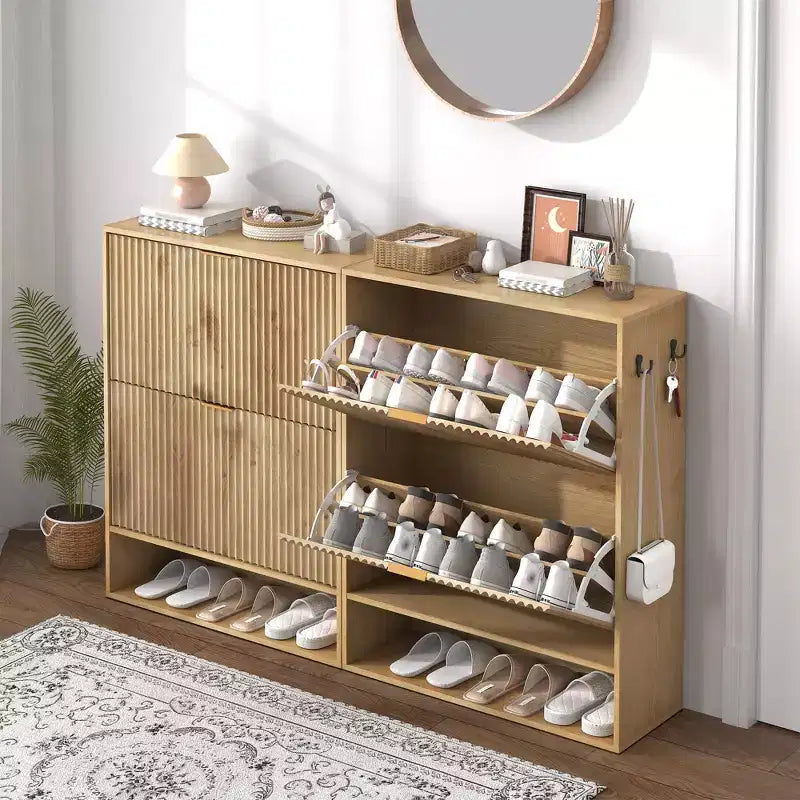 Schmaler Schuhschrank mit Rillenoptik, 2 Klappschubladen und unterem Ablagefach, versteckter Stauraum für Eingangsbereich, Flur und Kleiderschrank - freistehendes Schuhregal