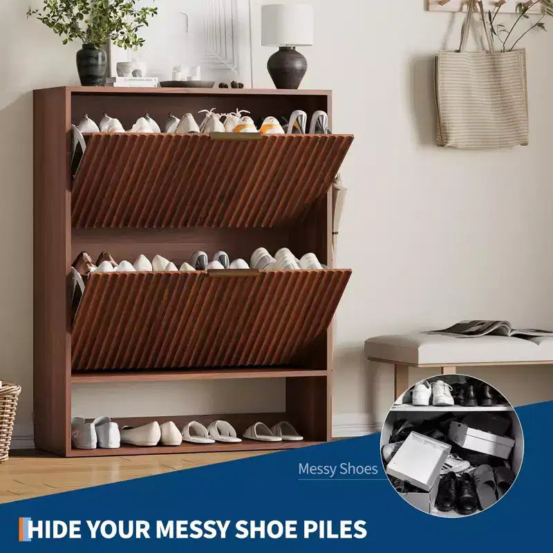 Schmaler Schuhschrank mit Rillenoptik, 2 Klappschubladen und unterem Ablagefach, versteckter Stauraum für Eingangsbereich, Flur und Kleiderschrank - freistehendes Schuhregal