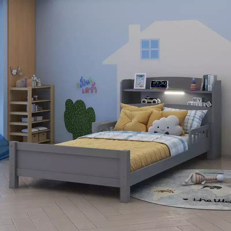 Lit plateforme deux places ou grand lit avec tête de lit bibliothèque, cadre de lit en bois pour deux places avec barrières de sécurité et éclairage LED pour chambre