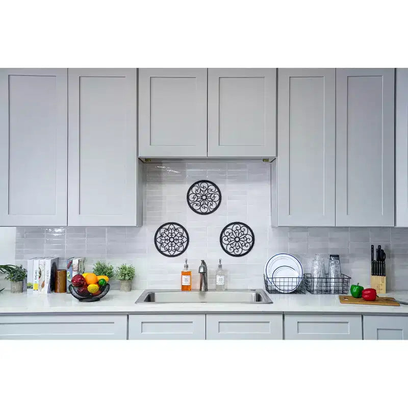 Mueble bajo de cocina Shaker de 36 W x 15 H x 27 D con puertas dobles, estructura de madera maciza, pintura a base de agua con bajo contenido de COV, cierre suave, listo para montar, gris paloma