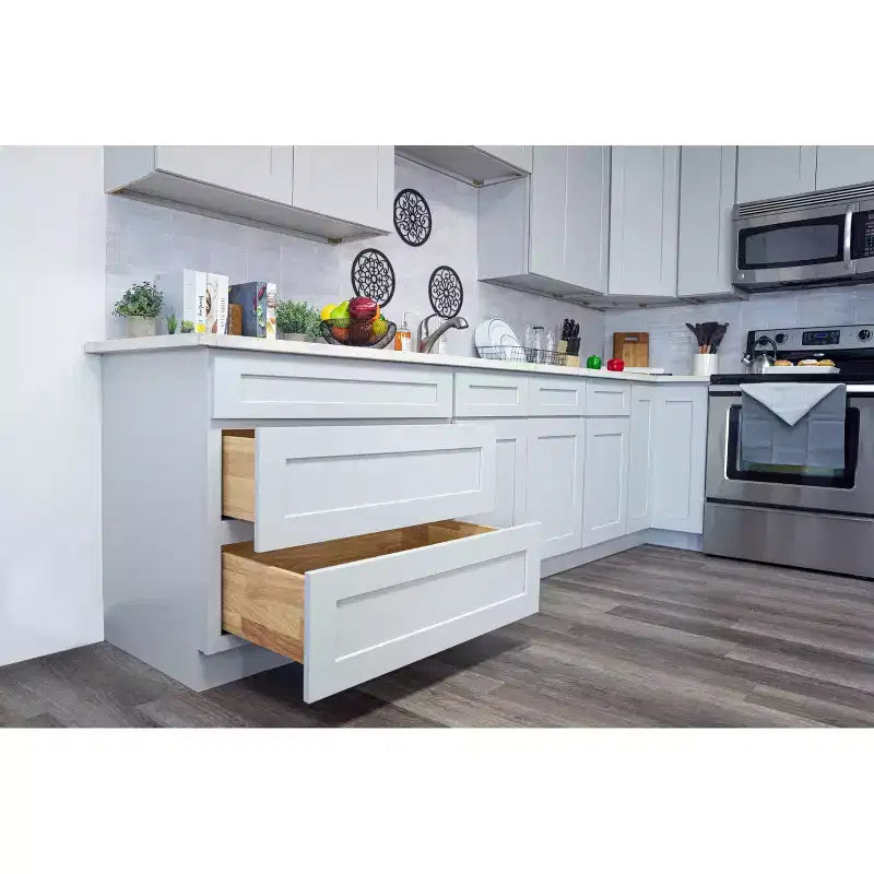 Meuble bas de cuisine Shaker 36 W x 15 H x 27 D avec deux portes, cadre en bois massif, peinture à base d’eau à faible teneur en COV, fermeture amortie, prêt à assembler, gris tourterelle