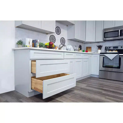 Meuble bas de cuisine Shaker 36 W x 15 H x 27 D avec deux portes, cadre en bois massif, peinture à base d’eau à faible teneur en COV, fermeture amortie, prêt à assembler, gris tourterelle