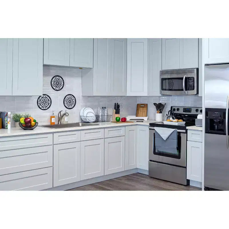 Mueble bajo de cocina Shaker de 36 W x 15 H x 27 D con puertas dobles, estructura de madera maciza, pintura a base de agua con bajo contenido de COV, cierre suave, listo para montar, gris paloma