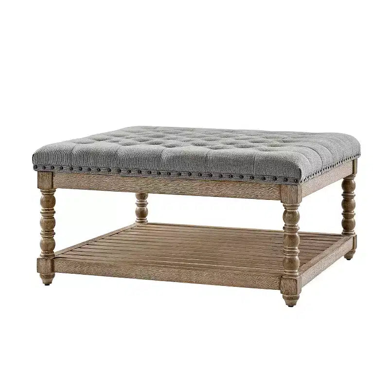 Hocker im Landhausstil aus Massivholz