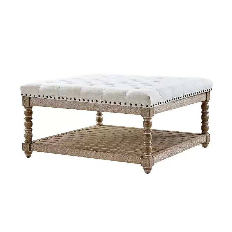 Hocker im Landhausstil aus Massivholz